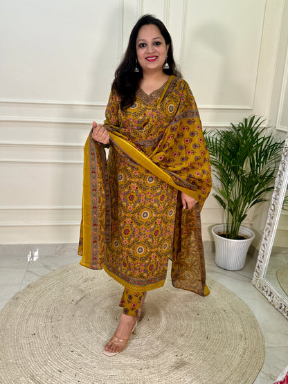 Dhaani Kalamkari Printed Straight V Neck Suit Set with lace work-Mustard