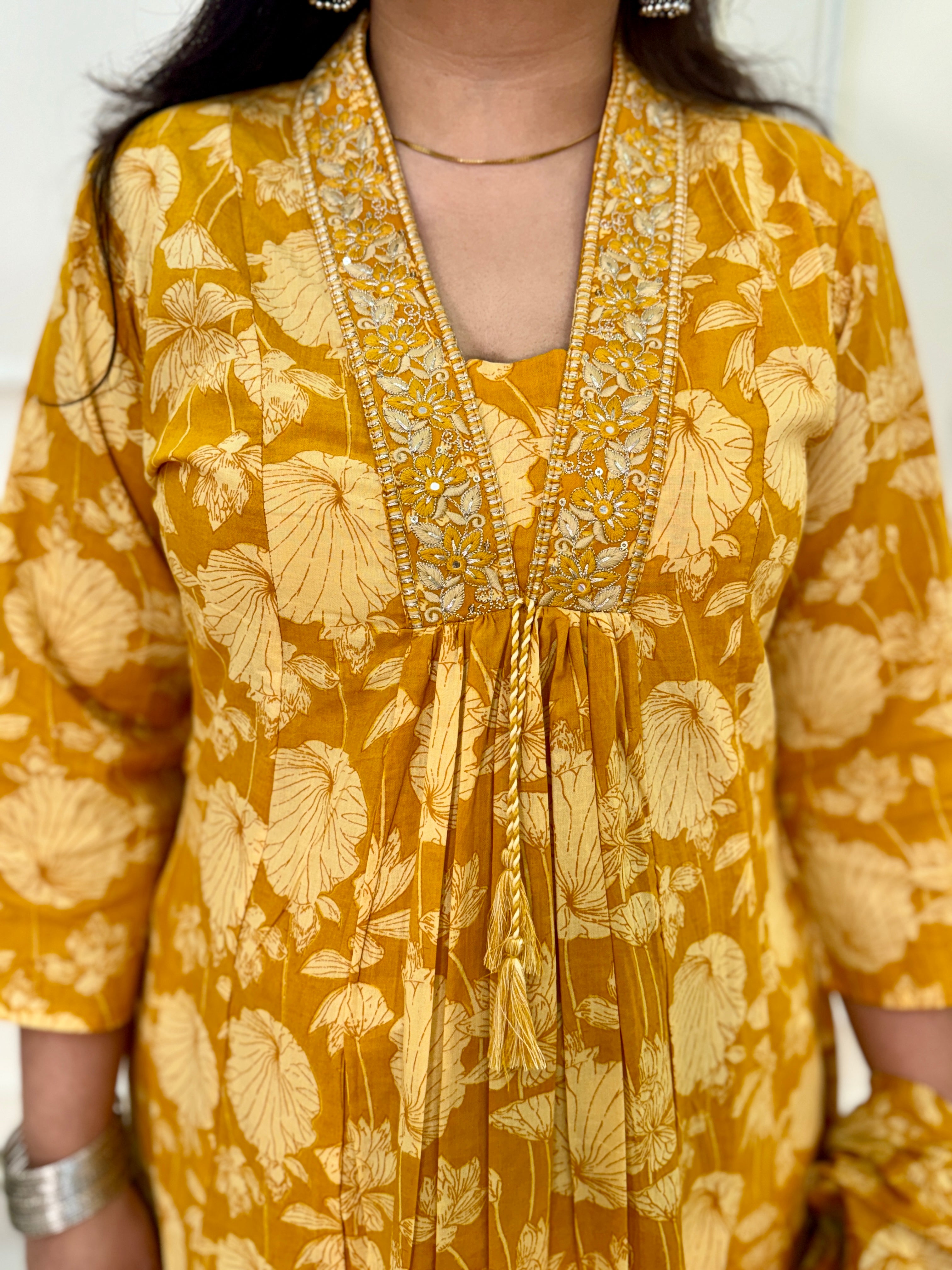 A Line floral Print Suit Set with Pants-Yellow Colour